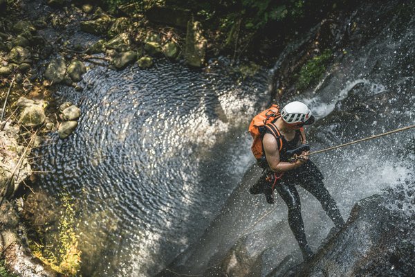 Comment organiser un camping pour pratiquer le canyoning dans le Vercors?